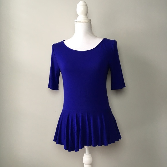 Tahari Tops - Tahari Blue Short Sleeve Blouse | Size Small